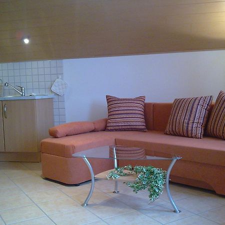 Fliederhof Ferienwohnungen Herresbach Номер фото
